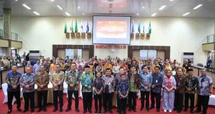 Pj Gubernur Sumsel Elen Setiadi mengikuti rapat Peningkatan Pemahaman Numerasi dengan Metode Pembelajaran Gampang, Asyik dan Menyenangkan (GASING) pada Satuan Pendidikan Dasar dan Pendidikan Menengah, bertempat di Auditorium Graha Bina Praja  Pemprov Sumsel, Jumat (11/10/2024), Foto: Humas Pemprov Sumsel.