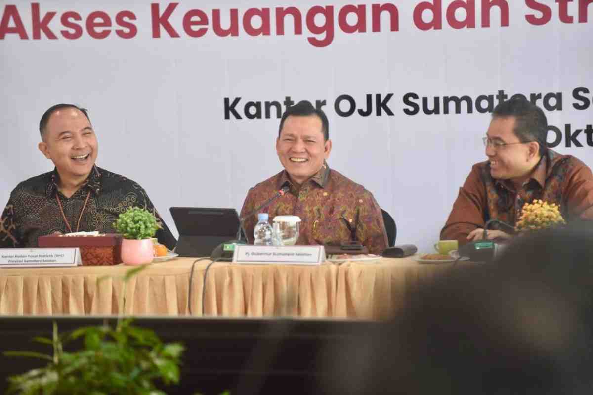 Pj Gubernur Sumsell, Elen Setiaidi saat Breakfast Meeting  dan Focus Group Discussion (FGD)  Pengembangan Kopi Sumsel melalui akses Keuangan dan Strategi menuju pasar Ekspor yang diselenggarakan  oleh Otoritas Jasa Keuangan (OJK) Provinsi Sumsel dan Bangka Belitung, di Kantor OJK Sumsel Babel Jalan Jendral Sudirman Palembang, Rabu (16/10/2024). Foto: Humas Pemprov Sumsel.