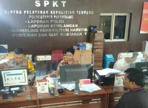 Pemilik kambing melapor ke Polrestabes Palembang, karena empat kambingnya diboyong maling, Rabu (23/10/2024). Foto: Sumselheadline/Ela.