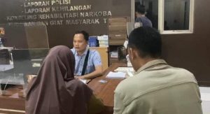Rahma Farahaji (21) melaporkan kasus hilang motor ke Polrestabes Palembang, Minggu (27/10/2024). Foto: Sumselheadline/Ela.