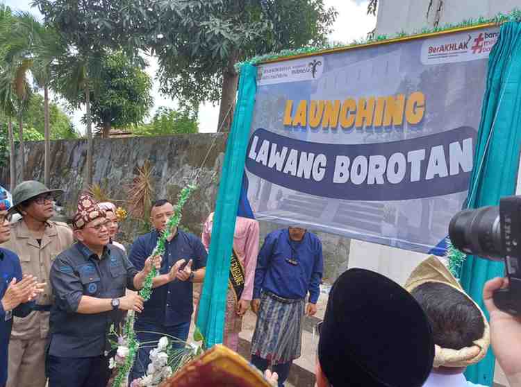 Pj Walikota Palembang, A Damenta merelaunching kembali Lawang Borotan sebagai destinasi wisata, Jumat (25/10/2024). Foto: Sumselheadline/Pitria.