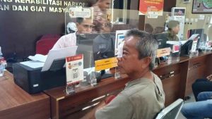 Sobri, pedagang Pasar 2 Ulu Palembang, lapor polisi karena dianiaya preman. Foto: Sumselheadline/Ela.