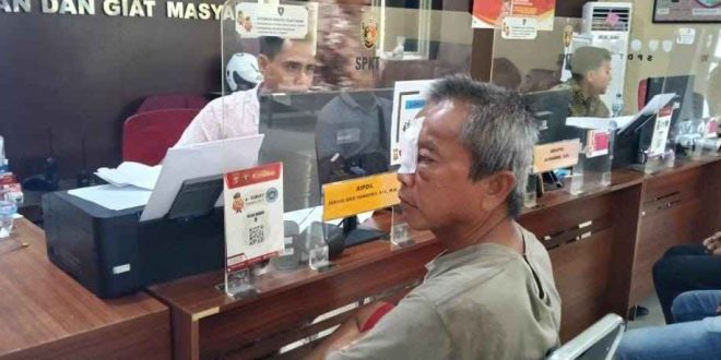 Sobri, pedagang Pasar 2 Ulu Palembang, lapor polisi karena dianiaya preman. Foto: Sumselheadline/Ela.
