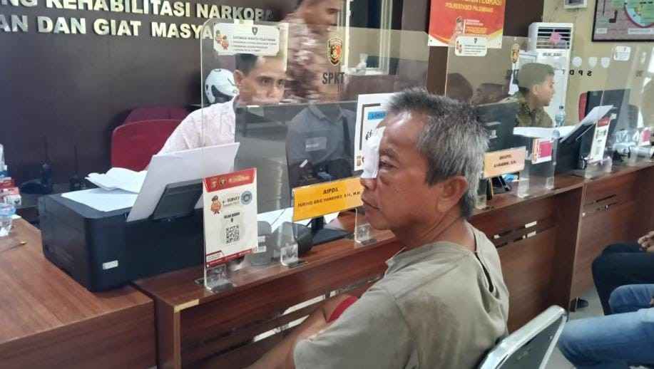 Sobri, pedagang Pasar 2 Ulu Palembang, lapor polisi karena dianiaya preman. Foto: Sumselheadline/Ela.
