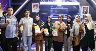 Para pengunjung Styan Kominfo Muba mnerima berbagai hadiah. Foto: Kominfo Muba.