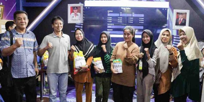 Para pengunjung Styan Kominfo Muba mnerima berbagai hadiah. Foto: Kominfo Muba.