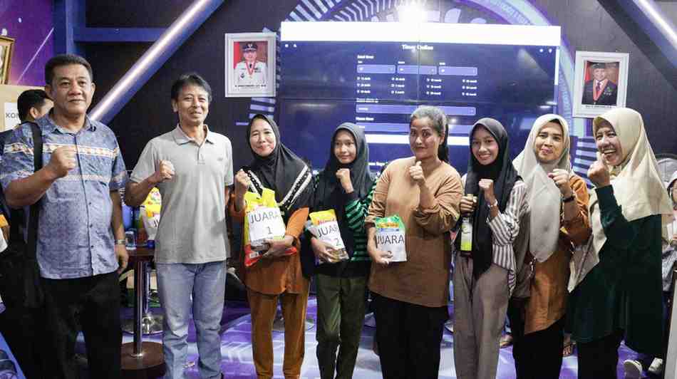 Para pengunjung Styan Kominfo Muba mnerima berbagai hadiah. Foto: Kominfo Muba.