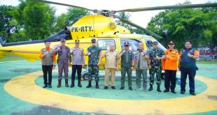Pj Bupati Muba, Sandi Fahlepi mendampingi Deputi Bidang Penanganan Darurat Badan Nasional Penanggulangan Bencana, Mayjen TNI Lukmansyah kunker ke Muba, Selasa (1/10/2024). Foto: Kominfo Muba.