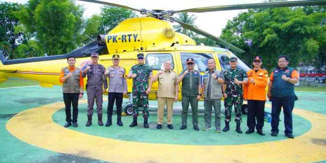 Pj Bupati Muba, Sandi Fahlepi mendampingi Deputi Bidang Penanganan Darurat Badan Nasional Penanggulangan Bencana, Mayjen TNI Lukmansyah kunker ke Muba, Selasa (1/10/2024). Foto: Kominfo Muba.
