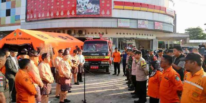 Penjabat (Pj) Gubernur Sumsel, Elen Setiadi SH. M.S.E melakukan peninjauan Posko Satuan Tugas Penanganan Kebakaran Hutan dan Lahan (Karhutla) Kota Prabumulih. Foto: Humas Pemprov Sumsel.