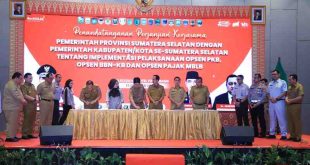 Penandatanganan perjanjian kerjasama antara Pemerintah Provinsi (Pemprov) Sumsel dengan 17 Kabupaten/kota se-Sumsel tentang implementasi pelaksanaan opsen Pajak Kendaraan Bermotor (PKB) di Novotel, Palembang, Selasa (22/10/2024). Foto: Humas Pemprov Sumsel.