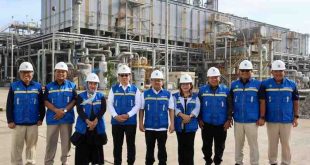 Pj Gubernur Sumsel, Eelen Setiadi mendampingi Deputi Bidang Koordinasi Pangan dan Agribisnis Kemenko Perekonomian Republik Indonesia (RI) Dida Gardera meninjau pembangunan Pabrik II B di PT Pupuk Sriwidjaja Palembang. Foto: Humas Pemprov Sumsel.