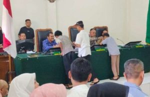 Sidang vonis kasus pembunuhan siswi SMP di kawasan Talang Kerikil, Sukawinatan, Palembang. Foto: Dok Sumselheadline.
