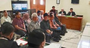 Sidang oknum Kades di OKU Selatan yang dituntut tiga tahun pjenara oleh jaksa, Senin (28/10/2024). Foto: Sumselheadline/Ela.
