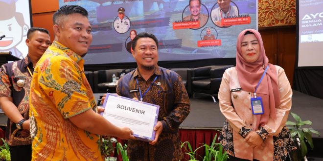 Disdukcapil menggelar Sosialisasi Penyelenggaraan Administrasi Kependudukan oleh Petugas Registrasi Kelurahan, serta Pelayanan Aktivasi Identitas Kependudukan Digital. Acara yang dipusatkan di Hotel Arya Duta Palembang, Jumat (18/10/2024). Foto: Kominfo Palembang.