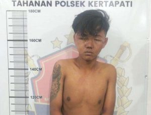 Robbig Firli (20), pelaku pembunuhan diamankan polisi. Foto: Dok Polisi.