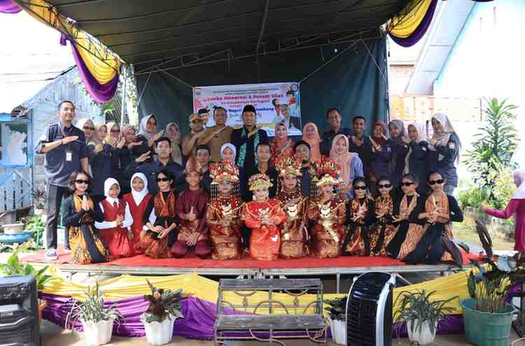 Kepala Dinas Pendidikan (Kadisdik) Kota Palembang, Adrianus Amri membuka Lomba Mewarnai Dan Pencak Silat Tingkat Sekolah Dasar (SD) dan Taman Kanak-Kanak (TK) Se-Kecamatan Kertapati, Senin (14/10/2024). Foto: Kominfo Palembang.