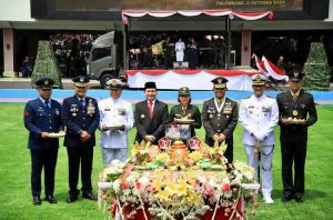 Pj Gubernur Sumsel, Eelen Setiadi bersama Pangdam II/Sriwijaya Mayjen TNI Naudi Nurdika di HUT TNI di Kodam II Sriwijaya, Sabtu (5/10/2024).