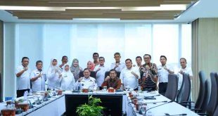 Pj Walikota Palembang, A Damenta saat silaturahim ke kantor OJK Sumbagsel, Rabu (16/10/2024). Foto: Kominfo Palembang.