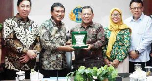 Pj Walikota Palembang, Darmenta usai melakukan paparan rencana permohonan KKPR dengan Dirjen Tata Ruang Kementerian ATR BPR RI Dwi Hariyawan, Kamis (10/10/2024). Foto: Kominfo Palembang.