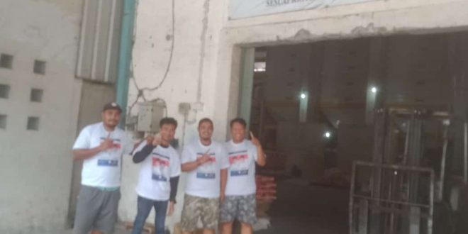 Para karyawan pabrik beras yang kompak pilih HDCU di Pilgub Sumsel. Foto: Dok Pribadi.