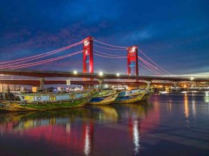 Jembatan Ampera, salah satu icon wisata Palembang. Foto: ISt