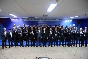 Pj Gubernur Sumsel, Eelen Setiadi bersama para pemegang saham BKS jelang RUPS, Kamis (13/11/2024). Foto: Humas Pemprov Sumsel.