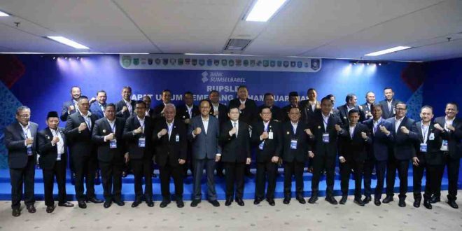 Pj Gubernur Sumsel, Eelen Setiadi bersama para pemegang saham BKS jelang RUPS, Kamis (13/11/2024). Foto: Humas Pemprov Sumsel.