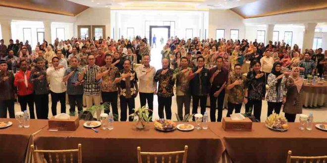 Kegiatan Bimbingan Teknis Peningkatan Kualitas Pelayanan Publik Bidang Pendidikan Melalui Forum Komunikasi Masyarakat Berdasarkan Peraturan Menteri Pendayagunaan Aparatur Negara Dan Reformasi Birokrasi Nomor 16 Tahun 2017, Kamis (14/11/2024) di Gedung Kebon Gede, Palembang. Foto: Kominfo Palembang.