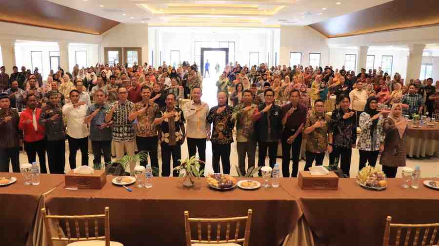 Kegiatan Bimbingan Teknis Peningkatan Kualitas Pelayanan Publik Bidang Pendidikan Melalui Forum Komunikasi Masyarakat Berdasarkan Peraturan Menteri Pendayagunaan Aparatur Negara Dan Reformasi Birokrasi Nomor 16 Tahun 2017, Kamis (14/11/2024) di Gedung Kebon Gede, Palembang. Foto: Kominfo Palembang.