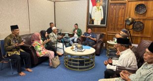 Sejumlah pengurus dan kader PPP Sumsel bersilaturrahim ke Herman Deru. Foto: IST