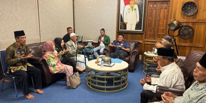 Sejumlah pengurus dan kader PPP Sumsel bersilaturrahim ke Herman Deru. Foto: IST