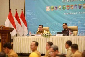 Pj Gubernur Sumsel, Elen Setiadi menggelar Rakor bertempat di Hotel Santika Premiere Palembang, Senin (11/11/2024). Foto: Humas Pemprov Sumsel.