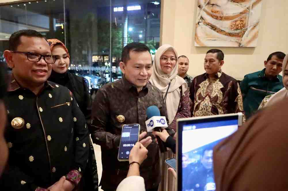 Pj Gubernur Sumsel, Elen Setiadi pada sesi Talkshow Sukses Pilkada Damai Sumsel Tahun 2024 di Hotel Aryaduta Palembang, Sabtu (23/11/2024) malam. Foto: Humas Pemprov Sumsel.