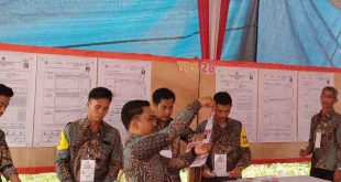 Suasana penghitungan suara di TPS 028, Demang Lebar Daun Palembang, Rabu (27/11/2024). Foto: Sumselheadline/Pitria.