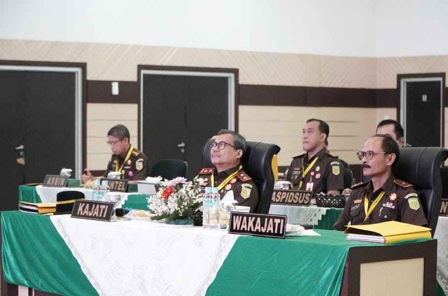 Kepala Kejaksaan Tinggi (Kejati) Sumsel Dr Yulianto, SH, MH saat memimpn Rakerda, Jumat (29/11/2024). Foto: Sumselheadline/Ela.