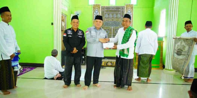 Pj Bupati Muba, Sandi Fahlepi saat Safari Jumat di Masjid di Lalan, Jumat (15/11/2024). Foto: Kominfo Muba.