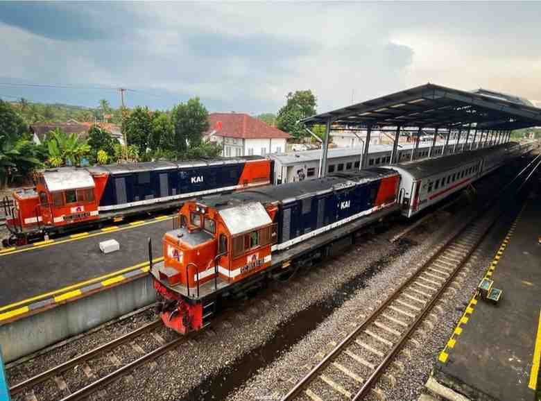 Kereta api di stasiun Kertapati Palembang. Foto: Dok Sumselheadline.