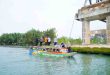 Pejabat Muba sebelumnya bersama rombongan meninjau Jembatan Lalan yang roboh beberapa waktu lalu, Jumat (15/11/2024). Foto: Kominfo Muba.