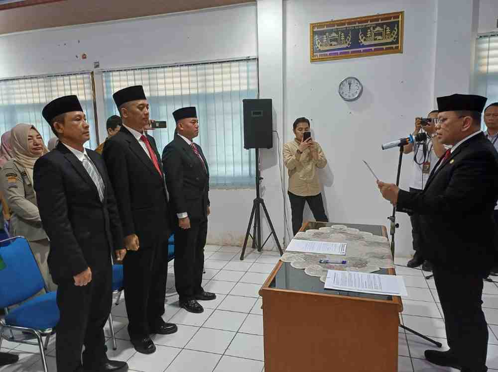 Tiga pimpinan Perumda Pasar Palembang Jaya dilantik, Selasa (26/11/2024). Foto: Sumselheadline/Pitria.