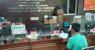 Hermawan (40) melapor ke Polrestabes Palembang, mengaku ditipu saat mau beli mobil, Selasa (5/11/2024). Foto: Sumselheadline/Ela.