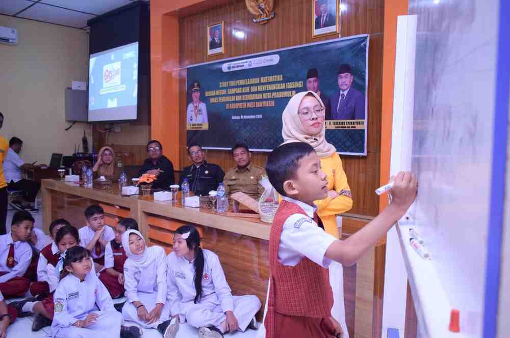 Suasana belajar sistem Gasing di Muba. Foto: Kominfo Muba.