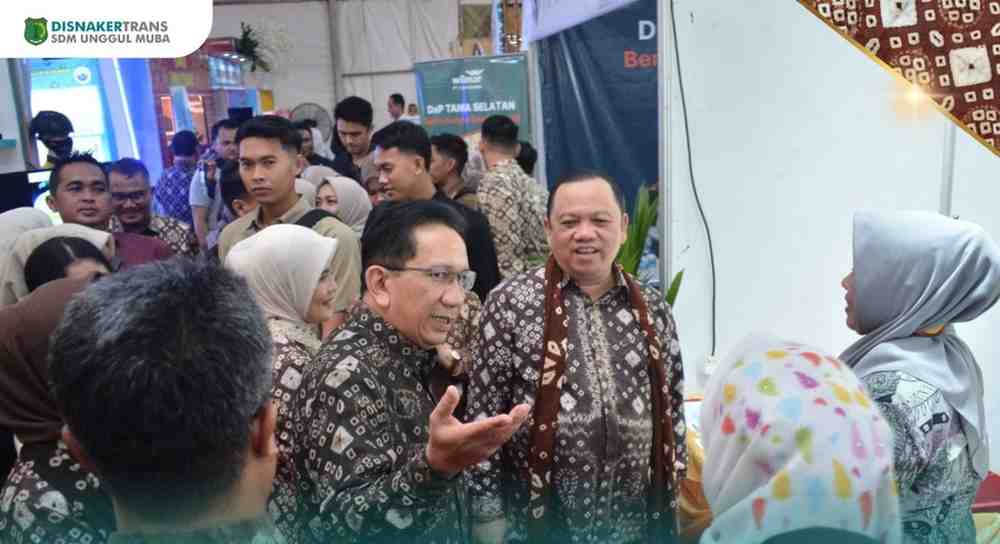 Pj Bupati Muba, Sandi Fahlepi bersama sejumlaha pejabat BPS Sumsel dan Muba. Foto: Kominfo Muba.