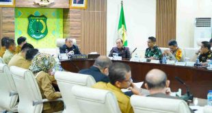 Pj Bupati Muba, Sandi Fahlepi memimpin rapat koordinasi dengan Desk Pilkada, Selasa (12/11/2024). Foto: Kominfo Muba.