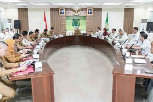 Sekda Muba, Apriyadi menerima kunjungan tim BPK perwakilan Sumsel, Senin (18/11/2024). Foto: Kominfo Muba.