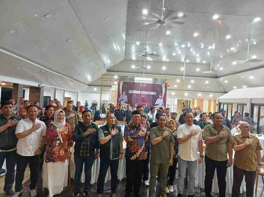 Kapolda Sumsel Irjen Pol Andi Rian R Djajadi SIK silaturahmi bersama insan pers di Royal PGC Golf Lounge, Senin (25/11/2024) malam. Foto: Sumselheadline/Ela.