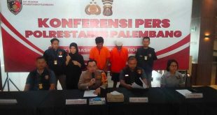 Dua pencuri motor yang terekam CCTV ditangkap polisi, Rabu (13/11/2024). Foto: Sumselheadline/Ela.