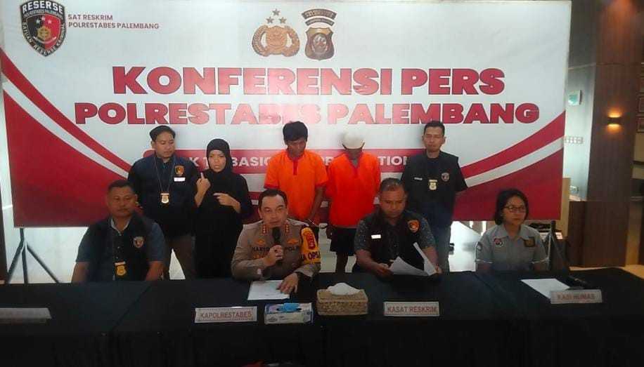 Dua pencuri motor yang terekam CCTV ditangkap polisi, Rabu (13/11/2024). Foto: Sumselheadline/Ela.