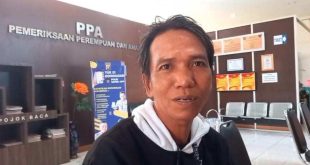 Panji, malpor ke Polrestabes Palembang, karena motornya dibawa kabur teman, Sabtu (30/11/2024). Foto: Sumselheadline/Ela.