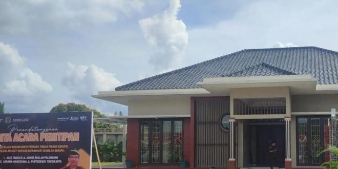 Rumah mewah dan tanahnya dititipkan penyidik Kejaksaan Tinggi Sumsel kepada Pemprov, karena terkait kasus penjualan aset yayasan. Foto: Dok Kejaksaan.